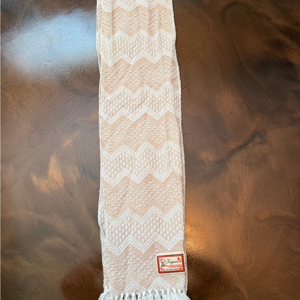 Figueroa Genuine Alpaca Peruvian Cream Chevron Scarf Peru from 100% alpaca wool.